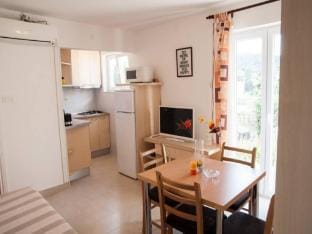 Apartments Paula - One Bedroom Apartment with Terrace 1 Apartment in Tisno
