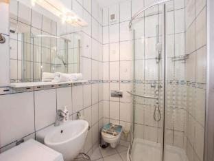 Apartment La Eva Pag - One Bedroom Apartment with Balcony and Sea view Apartment in Zadar County