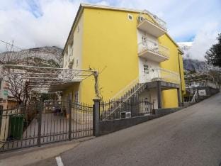 Apartments Pezo - Premium Studio with Balcony and Sea View Apartment in Baška Voda