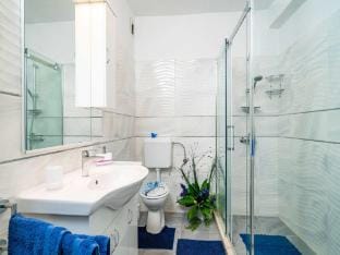 Apartments  Rooms Mara  Petrunjela - Two Bedroom Apartment with Terrace and Sea View Apartment in Cavtat