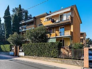 La Magnolia 2 Comfortable holiday residence Vacation rental in Desenzano del Garda