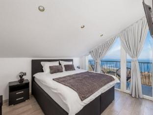 Villa Corichi with Swimming Pool Villa in Primorje-Gorski Kotar County