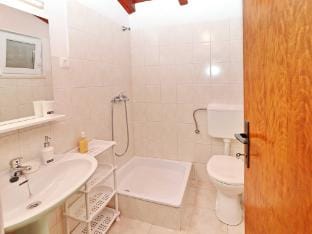 Holiday Home Zule - One Bedroom Holiday Home with Swimming pool Vacation rental in Dubrovnik-Neretva County
