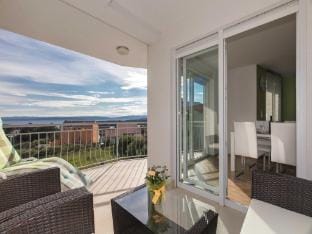 Apartment Salvagno - Two Bedroom Apartment with Balcony and Sea View Apartment in Primorje-Gorski Kotar County