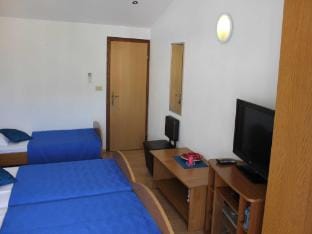 Guest House San Antonio - Deluxe Room with Patio no.4 Apartment in Dubrovnik-Neretva County