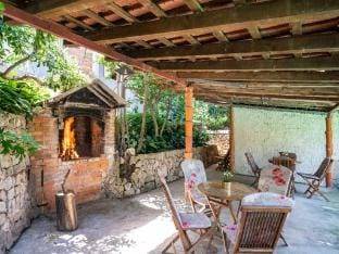 Apartments  Rooms Mara  Petrunjela - One Bedroom Apartment with Garden Apartment in Cavtat