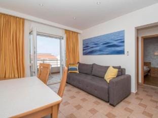 Apartments Antonio - One Bedroom Apartment with Balcony and Sea View - 3 Apartment in Tučepi
