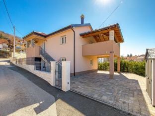 Villa Lemily - Five Bedroom with Swimming Pool Villa in Primorje-Gorski Kotar County