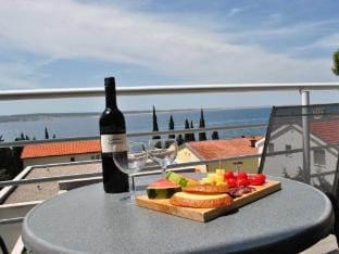 Apartments Smokvica - Studio Apt with Sea View Apartment in Zadar County