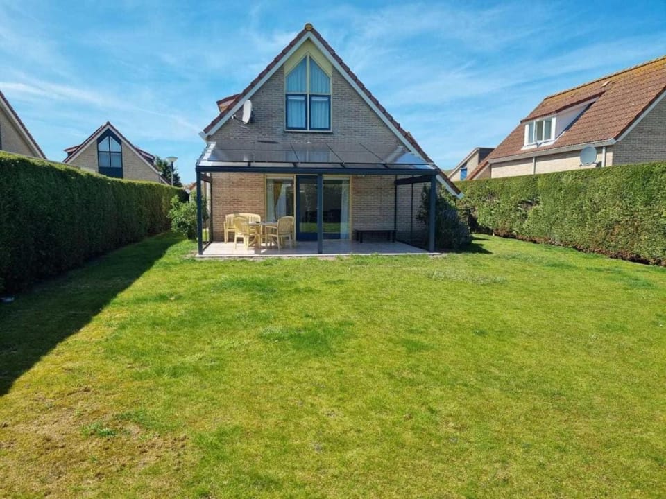 Bungalow in Breskens with Waterfront Jetty Vacation rental in Zeeland, Netherlands