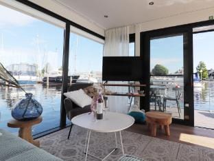 Houseboat in Lemmer with Harbor Views Vacation rental in Friesland, Netherlands