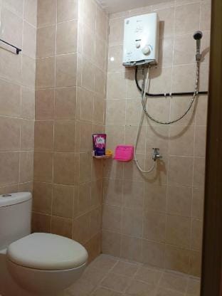 COZY 2BR Pinewood Apt Jatinagor w/ Wi-Fi & Pool Vacation rental in West Java