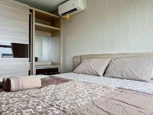 MODERN Trivium Apt 1BR w Wi-Fi Pool Gym by 2ndHome Vacation rental in West Java