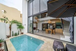 Luxury 2BR Villa Steps from Obsidian Gym Villa in North Kuta