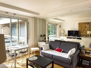 HbyB - Haut Faubourg Saint Honoré - 1 rooms Vacation rental in Paris