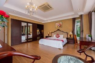 Xanh Villas Thạch Thất 5 phòng ngủ, bể bơi riêng Villa in Laos