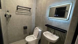 Sam Choon Homestay Batu Pahat City Centre 4Room4CP Vacation rental in Johor