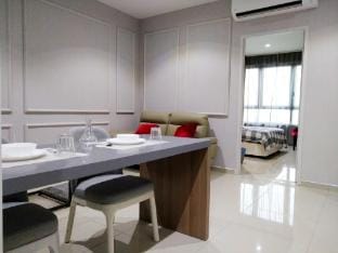 Modern Comfort @ I-City Apartment in Selangor, Malaysia
