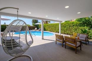 Ivy Blue Villa by Nomads Villa in Peyia