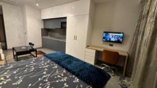 Luxury Apartment at 36th Floor - AJ Studio's Apartment in Noida