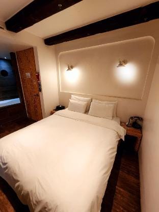 Korean Style near Gimpo airport 302, 5min to metro Apartment in Seoul