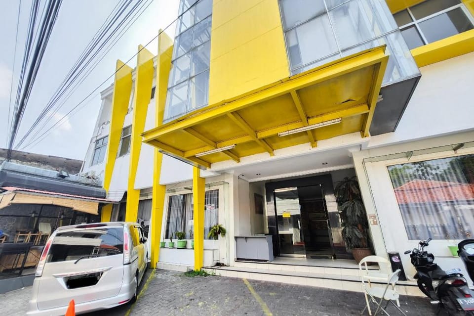 RedDoorz Near Stasiun Tanah Abang Hotel in Jakarta