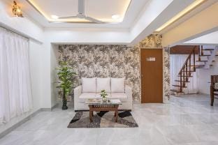 Ambient 3 Bed Apartment with BBQ/Private Rooftop Apartment in Mumbai