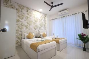 Goregaon Bollywood Retreat: Trendy 2 BHK Apartment Apartment in Mumbai