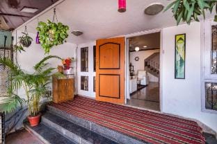Large 4 Bedroom Duplex - Near Nesco & Film City Vacation rental in Mumbai