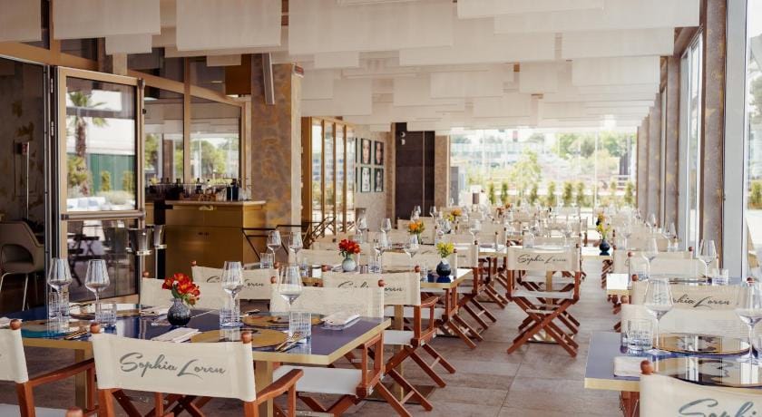 Green Park Penthouse Suite & Pool - Heated Pool - Bed and Breakfast in Bari