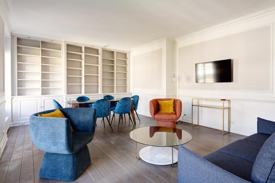 The Maubourg Eiffel Tower Apartment in Paris