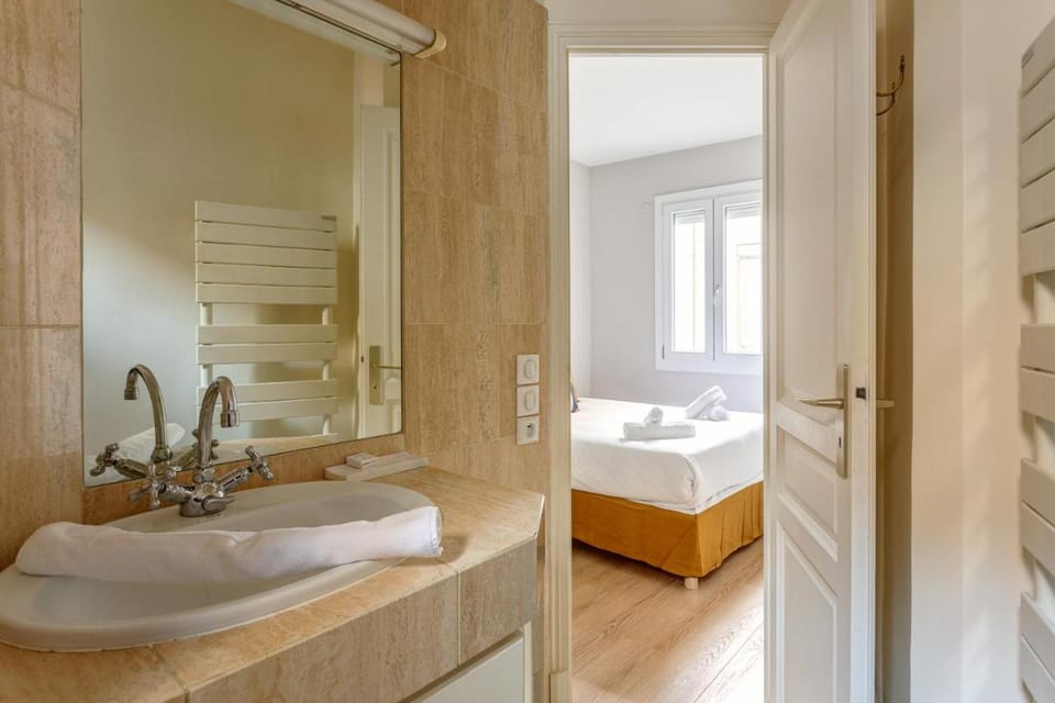 The Maubourg Eiffel Tower Apartment in Paris
