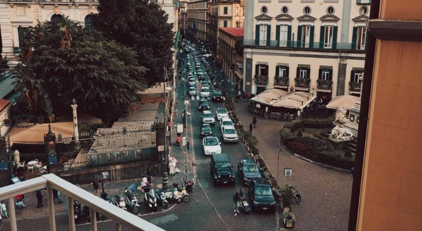 Vista Piazza dei Martiri Bed and Breakfast in Naples