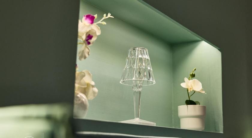 Vista Piazza dei Martiri Bed and Breakfast in Naples