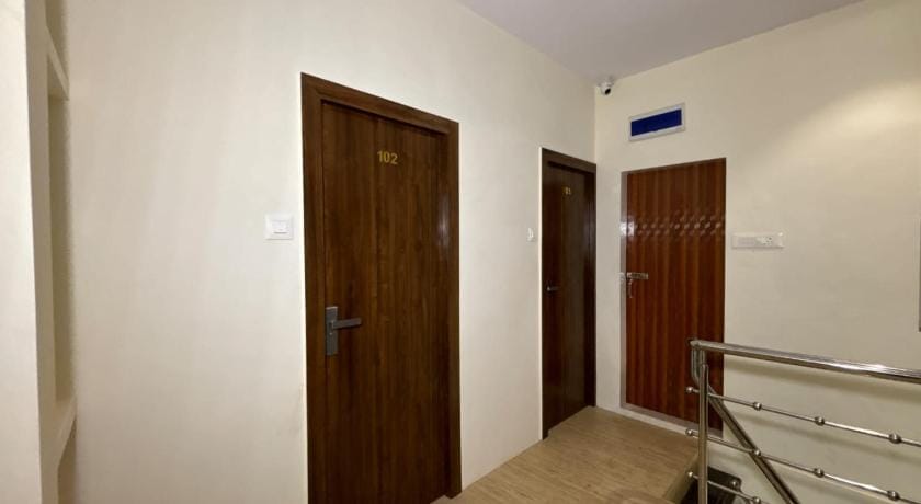 Aafee cabin stay and dormitory Hostel in Mumbai