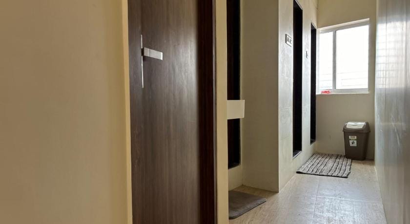 Aafee cabin stay and dormitory Hostel in Mumbai