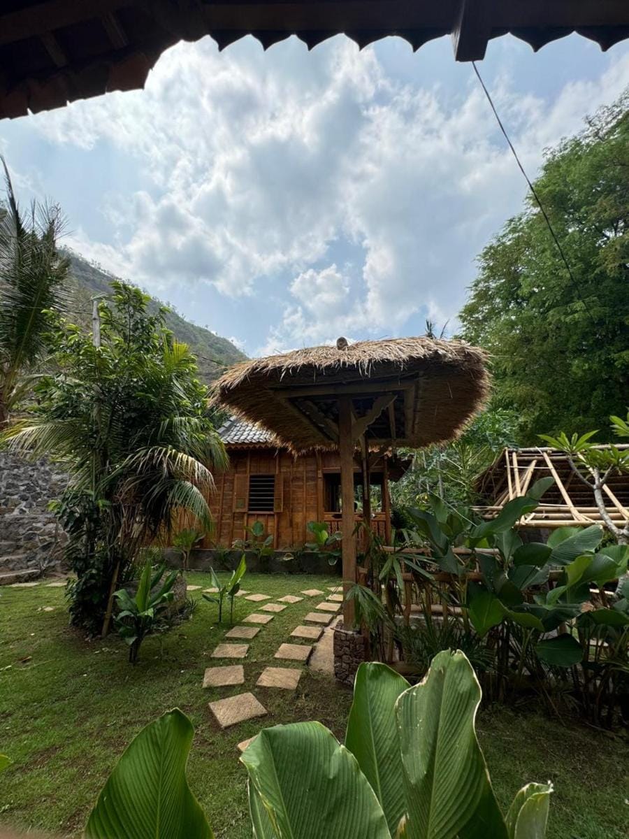 Oemah Kangin Homestay Vacation rental in Abang