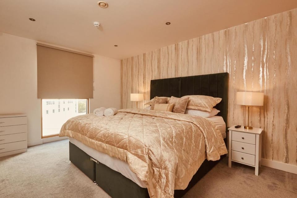 Central Leeds Dock Apt, Free Secure Parking! 2 Bed Apartment in Leeds
