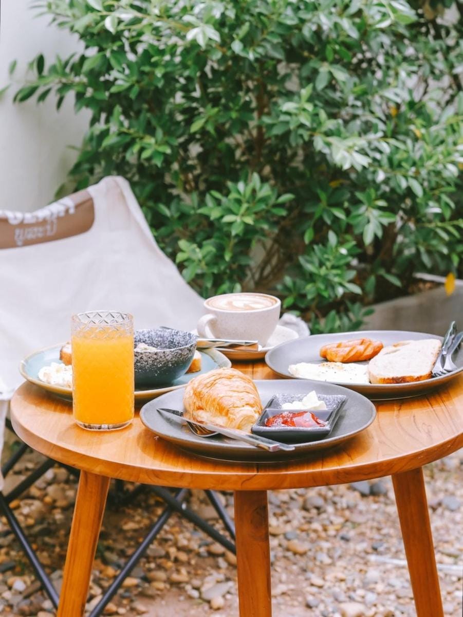 Sathiti Cafe & Bed, 100 mt from Sihom Night Market Apartment in Vientiane