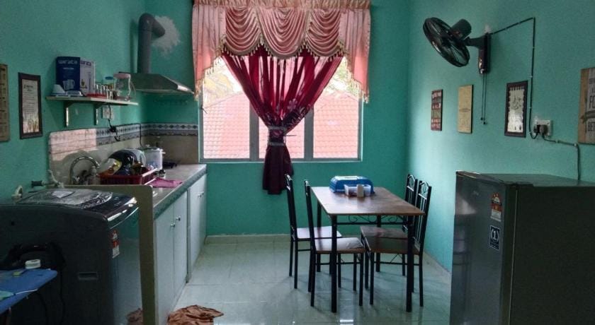 Putat Gajah Villa PASIR MAS Vacation rental in Malaysia