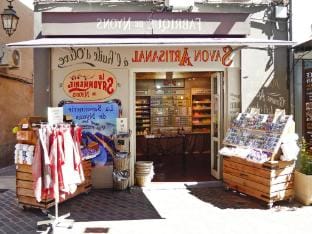 Cosy holiday flat with shared pool, Malaucene Hotel in Malaucène