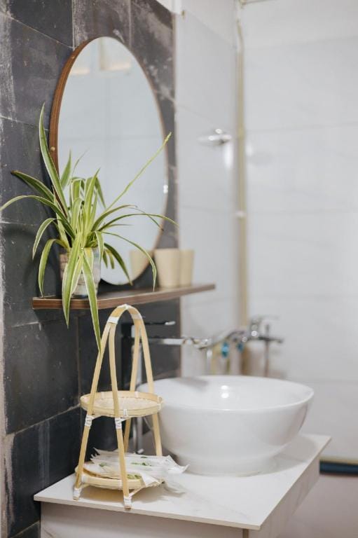 Tiled Roof Room Central HanoiOldQuarter 39 Bat Su Vacation rental in Hanoi
