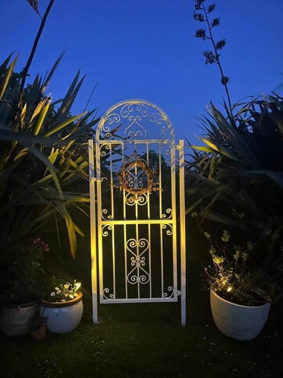 The Pink Cottage (upstairs suite) & Garden Room Apartment in Northern Ireland