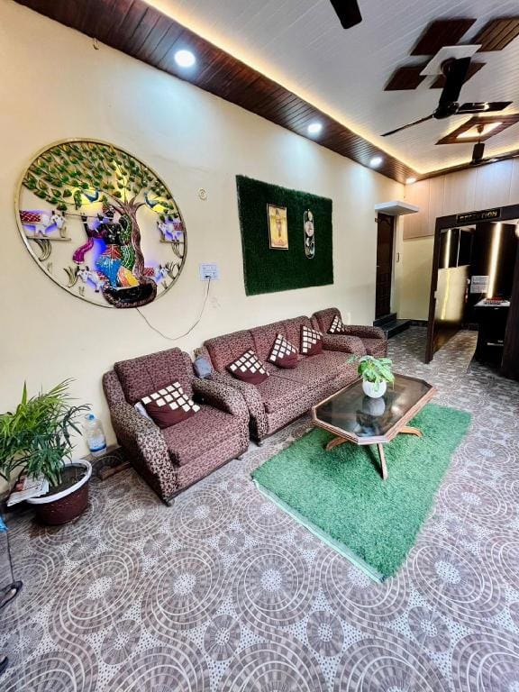 Rudraksh Inn Hotel in Varanasi