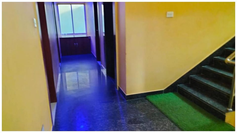 Goroomgo Golden Wave Puri Hotel in Puri