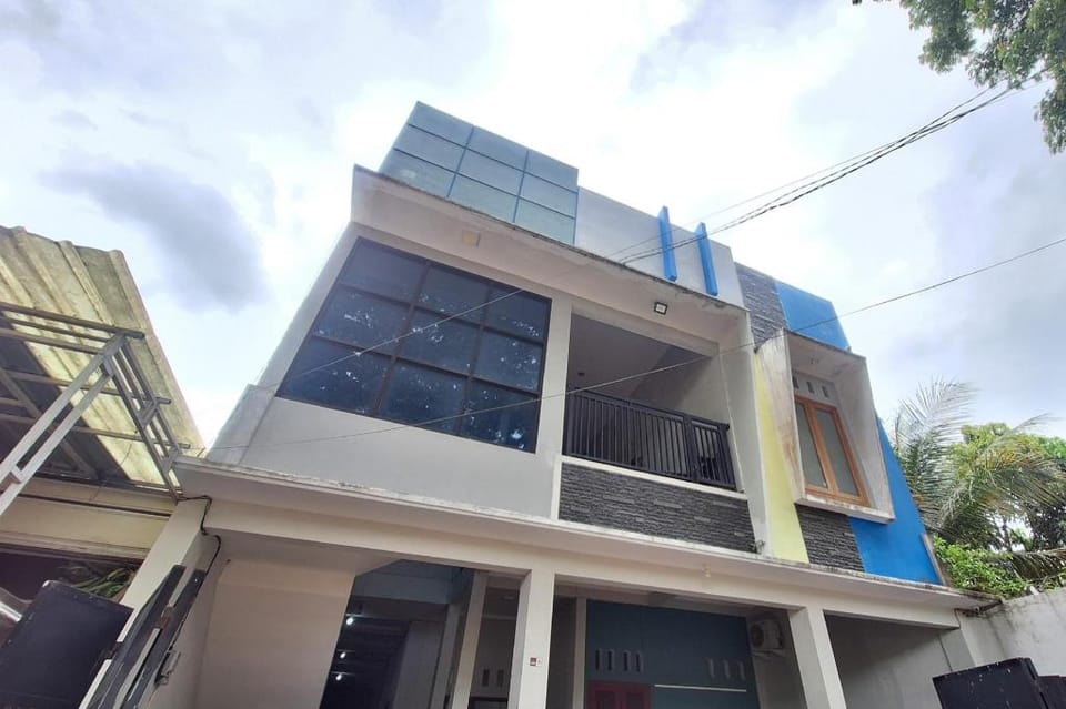 HKP Homestay RedPartner Blitar Hotel in East Java
