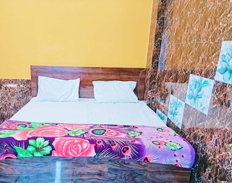 SHRI  KRISHNA SHRYAASHRYA  AASHRAM Hotel in Uttar Pradesh