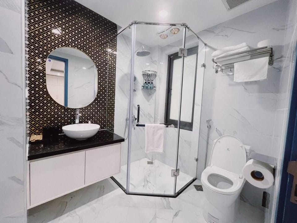 Spacious Studio w Premium Mattress, in-unit Washer Apartment in Laos