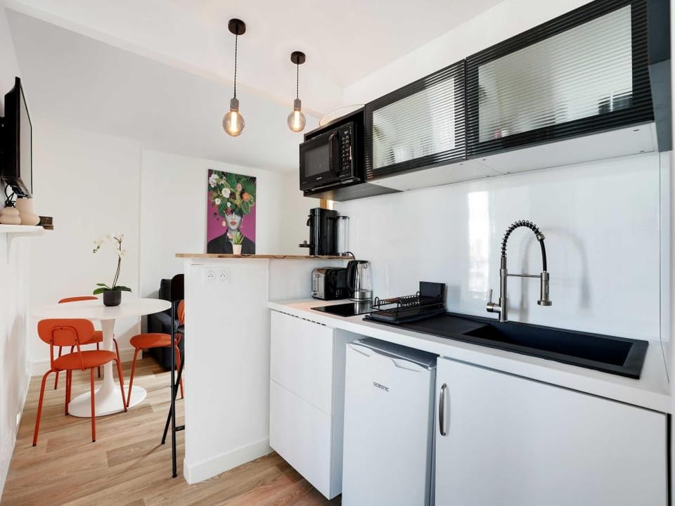 Modern apartment - 2BR4P - Sacre-Coeur Apartment in Paris