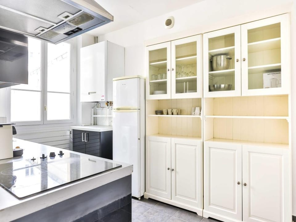 BDR  4P apartment MontmartreMoulin Rouge Apartment in Paris